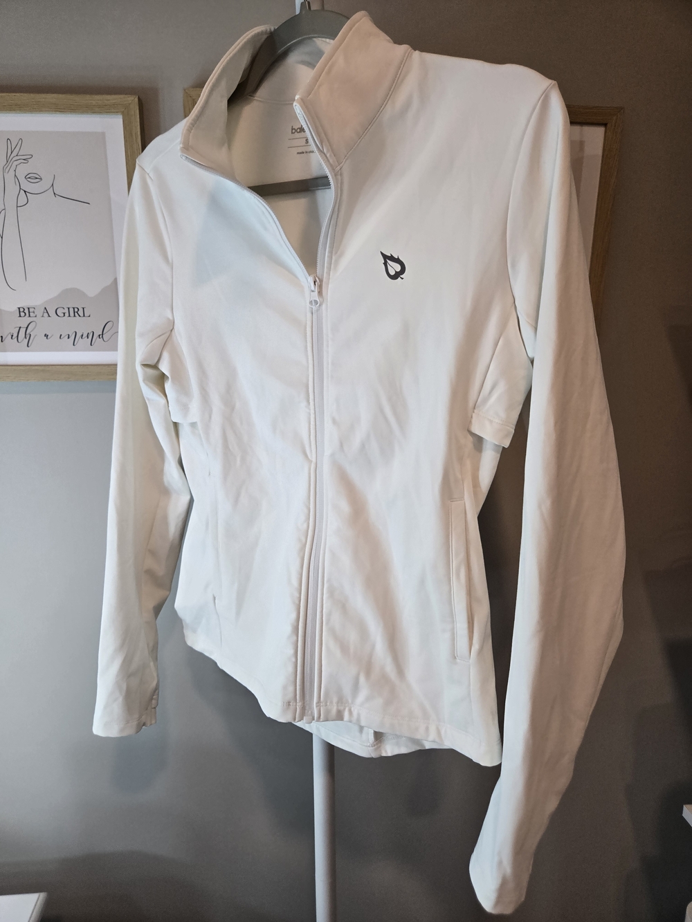 baleaf Women’s Athletic White Zip-Up Lightweight Jacket *read